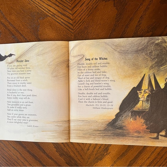 Vintage Halloween kids book | Ghosts and Goosebumps Poems to Chill Your Bones - Picture 6 of 9